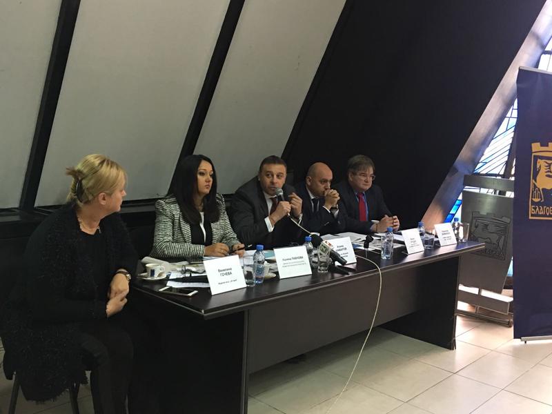  Министър Лиляна Павлова:  Ако не започнем да строим АМ „Струма“ през Кресненското дефиле през 2018 г. ще загубим европейското финансиране