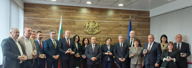 Седемнадесет български общини получиха Етикет за иновации и добро управление на местно ниво