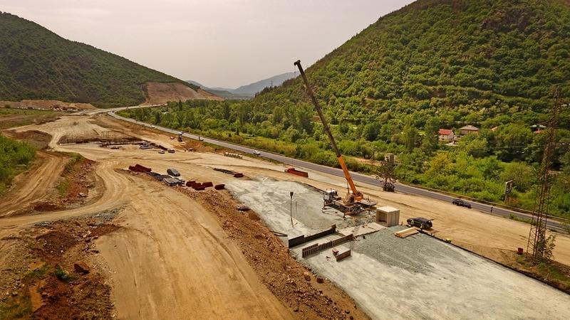 Министър Петя Аврамова и председателят на АПИ Георги Терзийски ще проверят напредъка при изграждането на тунел „Железница“ на АМ „Струма“ (видео) - 7