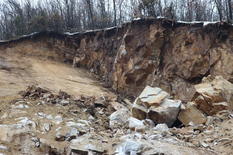  Министър Лиляна Павлова  пое лично координацията по разчистване на огромното свлачище, блокирало пътя Смолян- Асеновград - 5