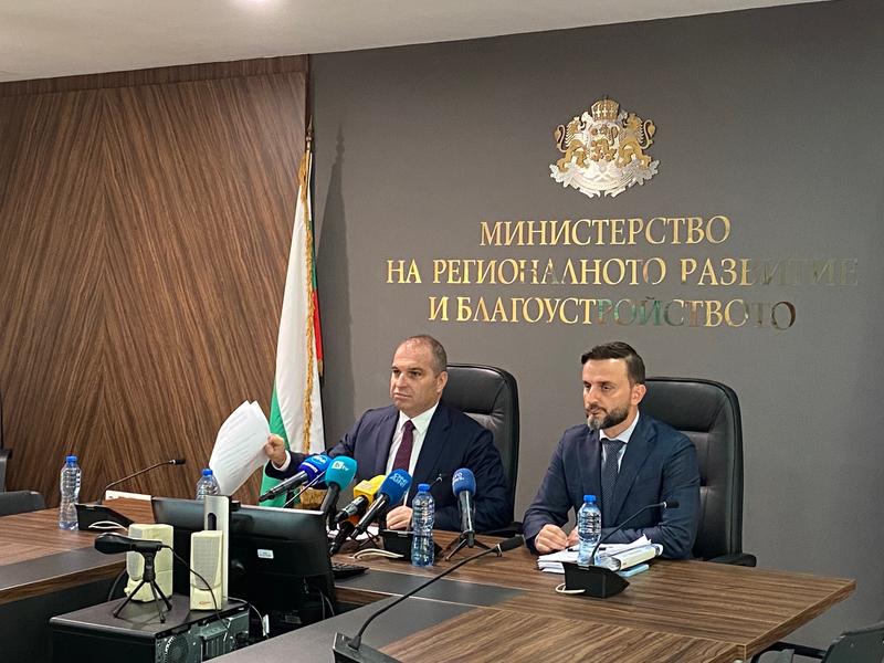 Вицепремиерът Караджов: Моето предложение беше цялата сума за пътни ремонти да се плати след контрола на Народното събрание