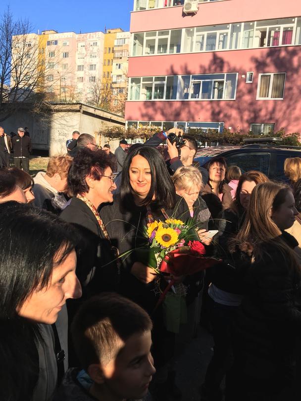  Министър Лиляна Павлова: Над 80% от жилищните блокове в Благоевград ще бъдат санирани, а инвестицията от държавата надхвърля 100 млн.лв. - 12