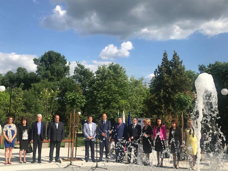 Министър Нанков откри обновения със средства от ОПРР парк „Детски кът“ в Горна Оряховица