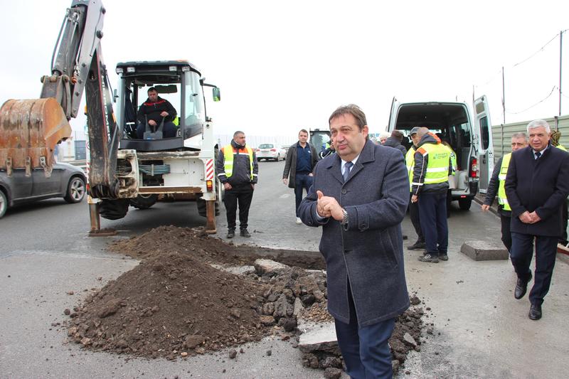 Министър Шишков: 1/3 от асфалта на Северната скоростна тангента липсва - 10
