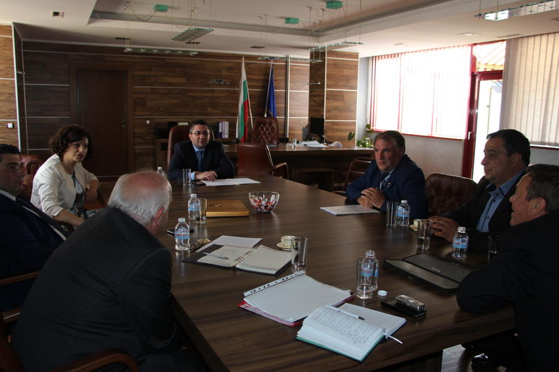 Очертан е план за действие за завършване на пътя Загражден - Белица