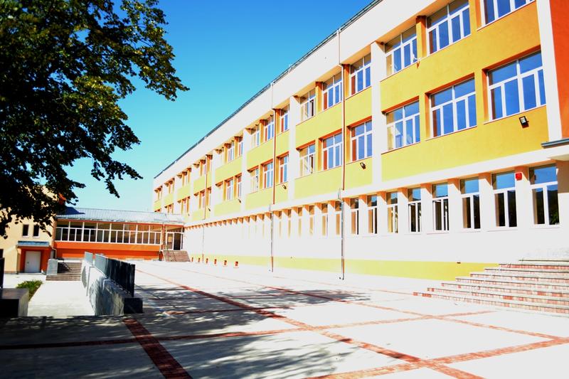 Зам.-министър Деница Николова: До 2023 г. ще модернизираме и обновим образователната инфраструктура в страната - 4