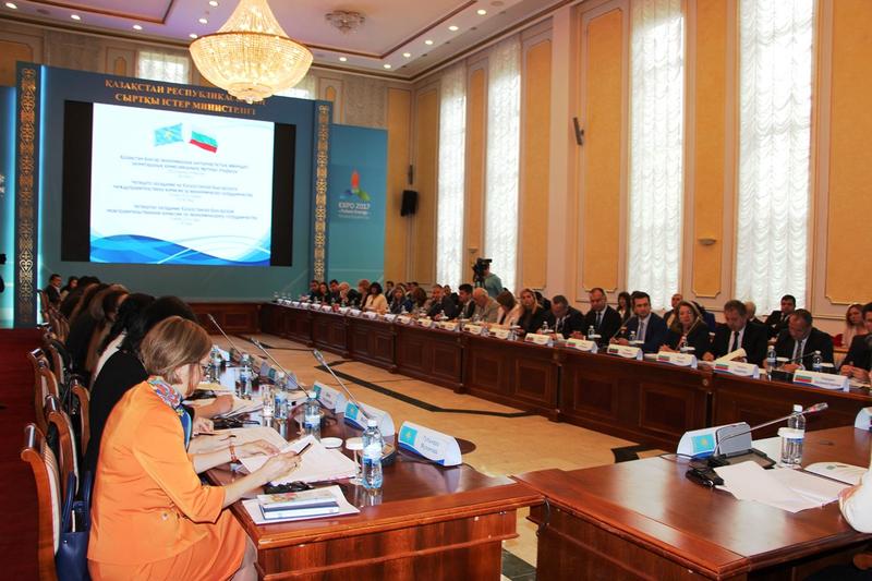  Лиляна Павлова: Провеждането на заседание на Междуправителствената комисия е от особена важност за развиването на търговско-икономическите отношения между България и Казахстан - 11