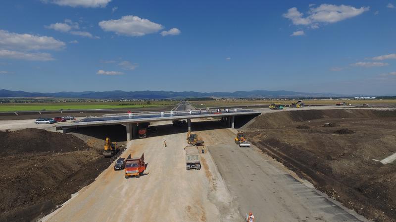 Министър Лиляна Павлова: От днес се пуска за движение двупосочно в едното платно участък 2 от Западната дъга на Софийския околовръстен път - 5