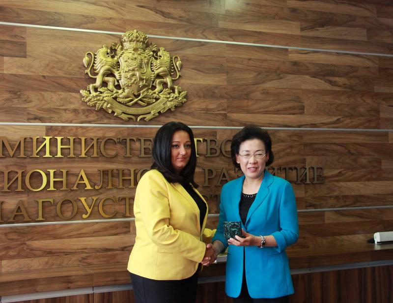 Министър Лиляна Павлова се срещна с китайска правителствена делегация - 2