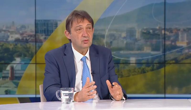 Министър Иван Шишков в сутрешния блок на БНТ: Държавата не може да си позволи да събори незаконно строителство в такъв мащаб по лот 4 на АМ „Хемус“