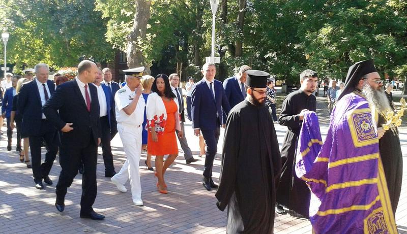  Министър Лиляна Павлова: Стартираме търг за строителството на нова отсечка от АМ „Хемус“ при Белокопитово - 1