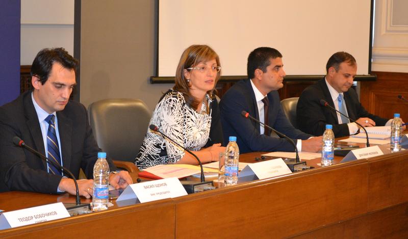 Екатерина Захариева: Енергийният борд трябва да бъде платформа за конструктивен диалог между всички заинтересовани страни в сектор „Енергетика“  