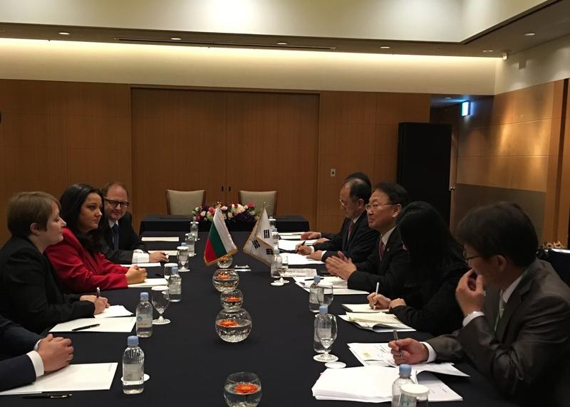 Министър Павлова и министърът на земята, инфраструктурата и строителството на Корея Ю Ил-хо обсъдиха създаване на работна група в областта на кадастъра - 1