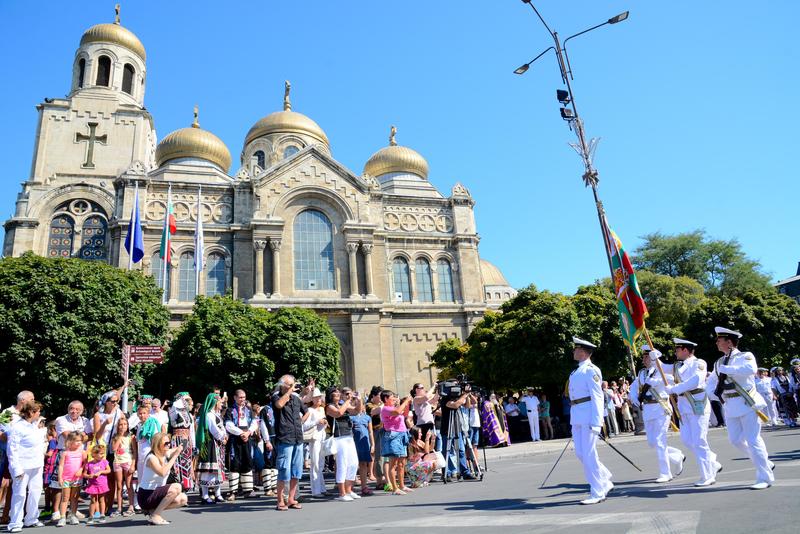 Министър Лиляна Павлова: Стартираме търг за строителството на нова отсечка от АМ „Хемус“ при Белокопитово - 17