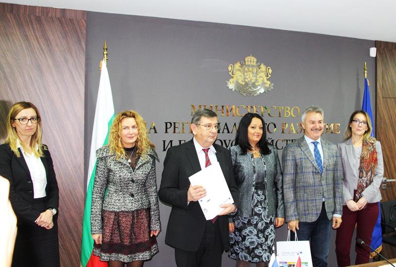  Министър Лиляна Павлова: Започва изпълнението на първите 37 проекта за над 34 млн. лв. по програмата за трансгранично сътрудничество България - Сърбия от новия програмен период