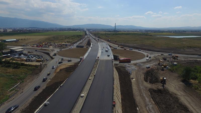 Министър Лиляна Павлова: От днес се пуска за движение двупосочно в едното платно участък 2 от Западната дъга на Софийския околовръстен път - 2