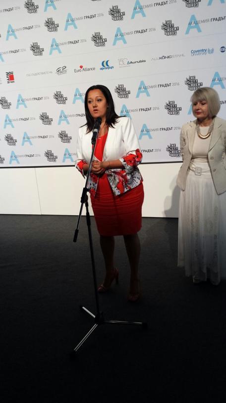 Министър Лиляна Павлова: Трябва да даваме възможност на младите експерти да реализират идеите си - 7