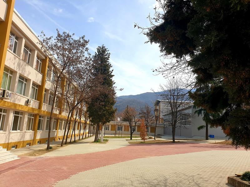 МРРБ обновява 435 училища и детски заведения и 13 университета в 112 български общини
