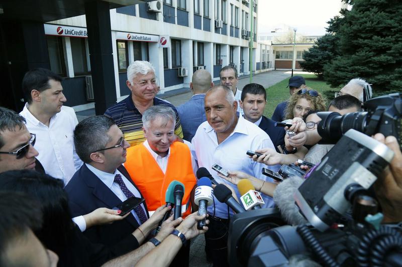 Две локални платна, които да обслужват гражданите и бизнеса, ще бъдат изградени паралелно с рехабилитацията на трасето между Пловдив и Асеновград