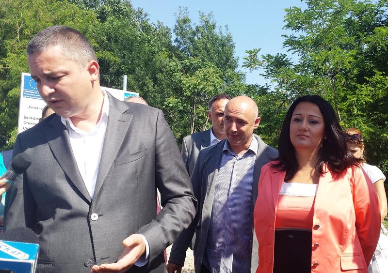    В присъствието на министрите Лиляна Павлова и Десислава Танева бе открита нова спортна площадка в кв. „Възраждане“ на Варна