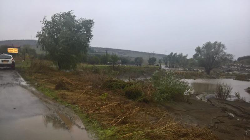 Министър Нанков: Язовирите „Ясна поляна“ и „Ново Паничарево“ се изпускат контролирано - 4