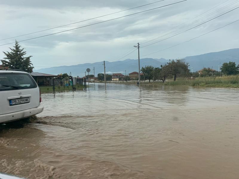 Министър Шишков: Регионалното министерство ще помогне на наводнените населени места в община Карлово - 21
