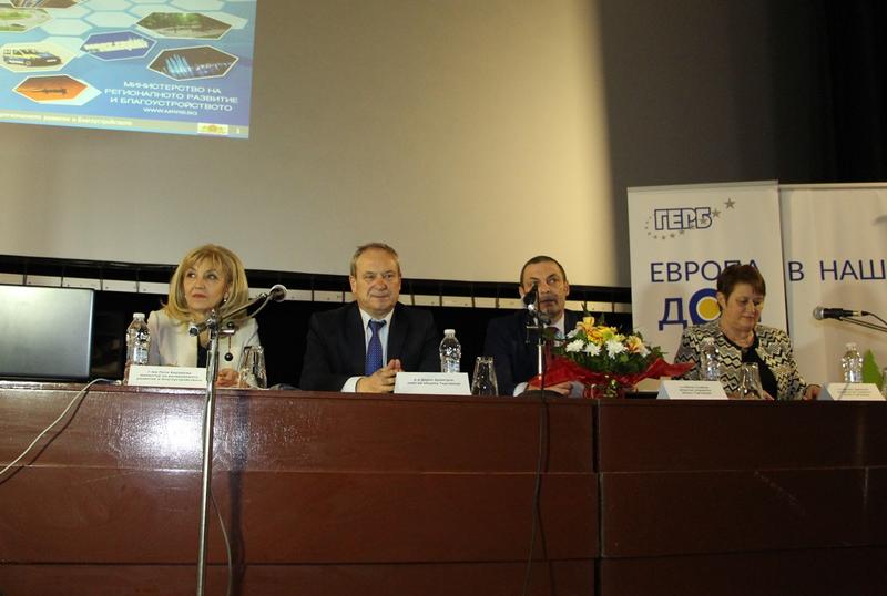 Министър Петя Аврамова: Строителството на АМ „Хемус“ между Белокопитово и Буховци ще приключи през 2021 г.