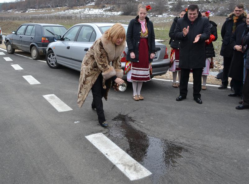 Министър Терзиева откри нови 24 км от пътя Кърджали-Подкова - 2