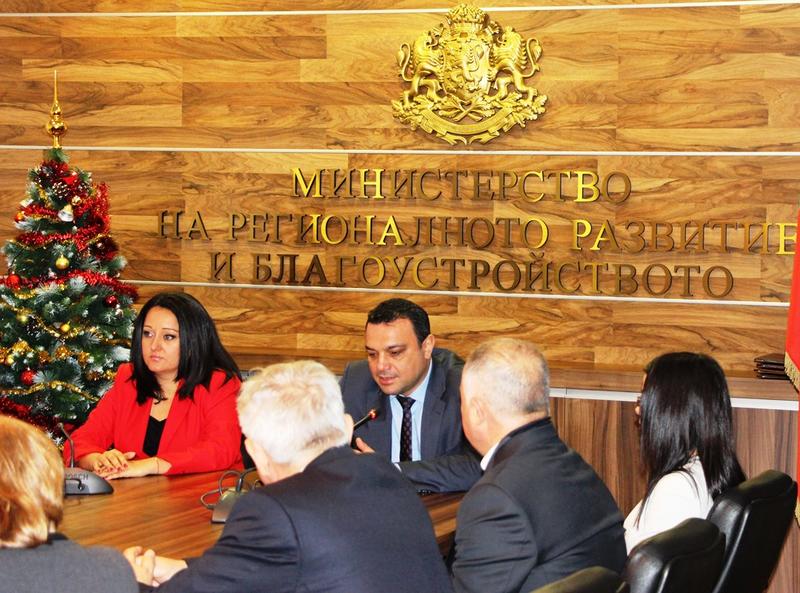 В присъствието на министрите Лиляна Павлова и Ивайло Московски бяха подписани договорите за строителство и надзор на Лот 3.1. на АМ „Струма“  - 3