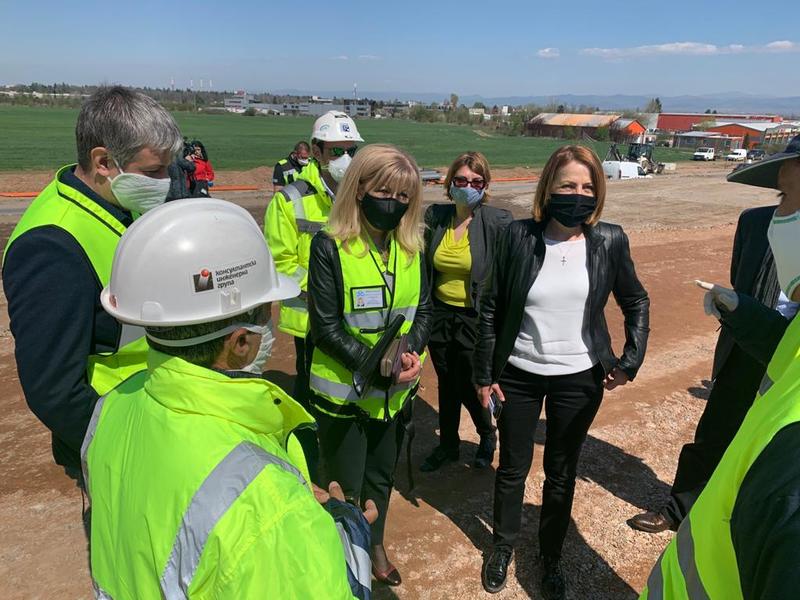 Министър Аврамова: Работим усилено, за да запазим темповете на строителство в страната