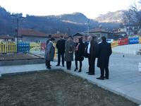 Министър Лиляна Павлова инспектира проект за подобряване на градската среда в Смолян