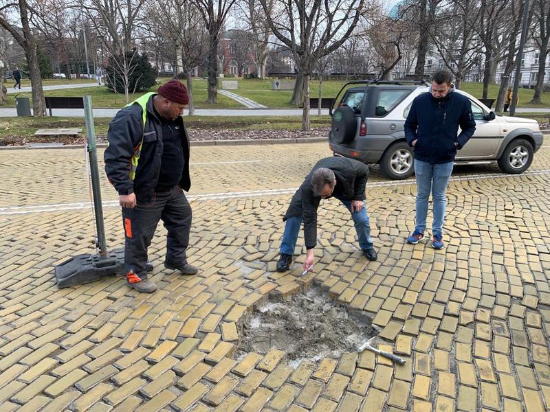 МРРБ взе проби за проверка на качеството на ремонтите в центъра на София - 11