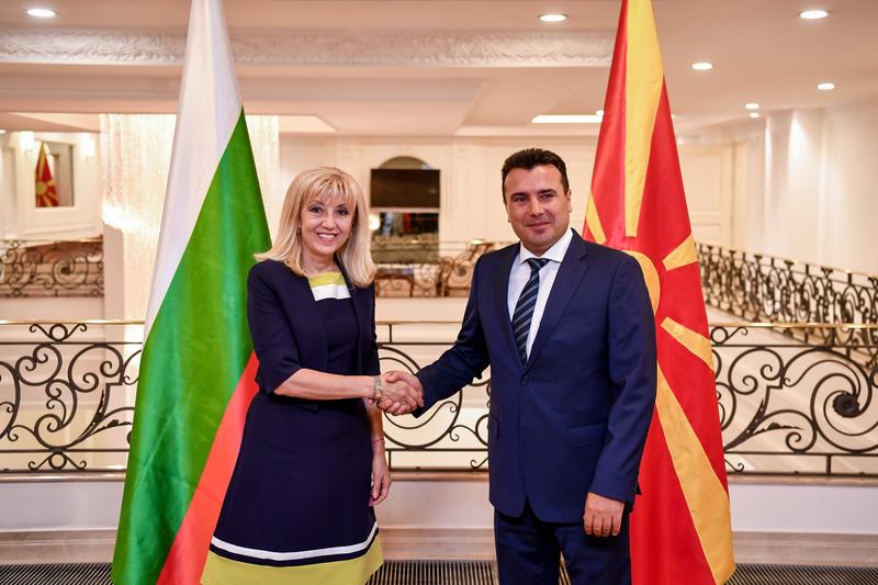 Министър Петя Аврамова и премиерът на Република Северна Македония Зоран Заев