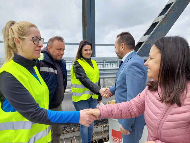 Министър Найденов провери напредъка в основния ремонт на Дунав мост при Русе - 5