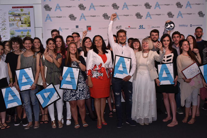 Министър Лиляна Павлова: Трябва да даваме възможност на младите експерти да реализират идеите си - 19