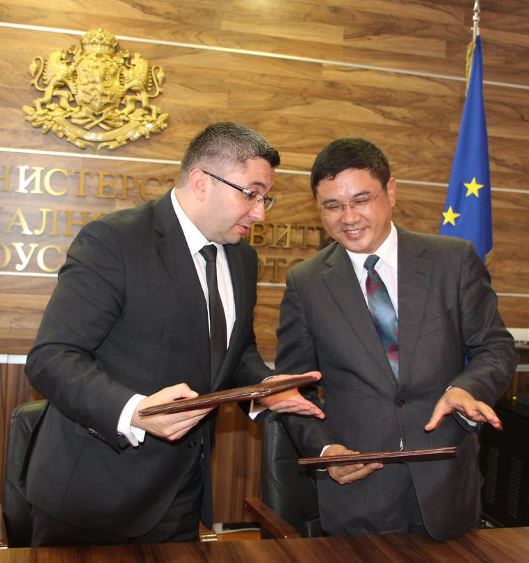 Министър Нанков подписа рамкови споразумения за сътрудничество с пет китайски компании за реализацията на големи инфраструктурни проекти у нас - 2