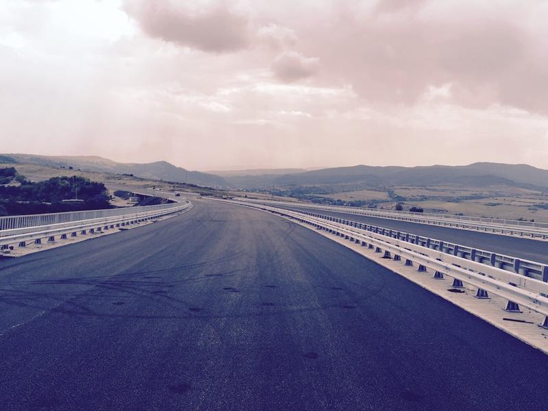 На 90% са изпълнени строителните дейности по Лот 2 на АМ „Струма“ - 3