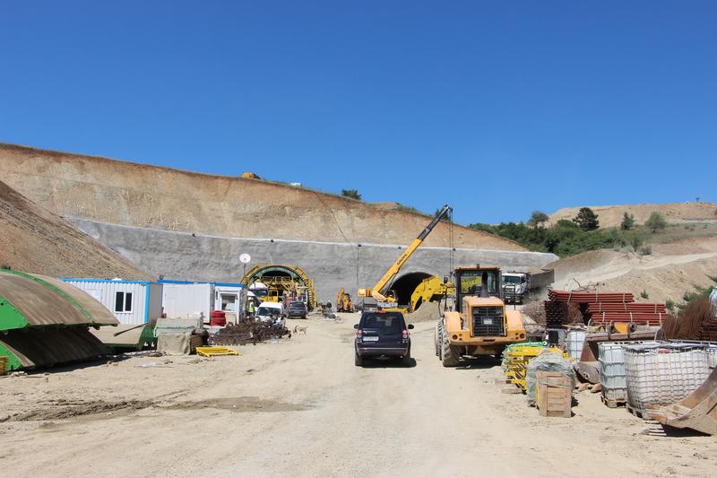 Министър Павлова инспектира напредъка в строителните дейности по ЛОТ 2 на АМ „Струма“ - 17