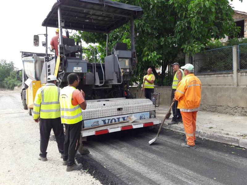 Започна асфалтирането на улиците в Мизия - 12