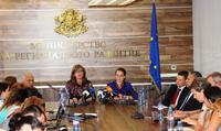 Министър Захариева: Една от най-важните задачи е да подобрим бизнес средата в следващите 3 месеца 