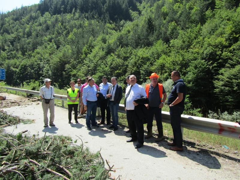 Зам.-министър Валентин Йовев: Започнахме укрепване на свлачището по пътя Смолян-Мадан - 2