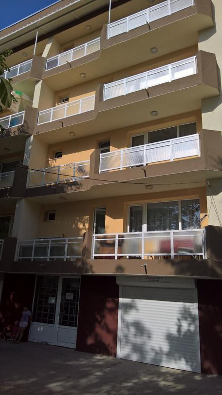 Министър Нанков присъства на откриването на саниран жилищен блок в град Левски - 1