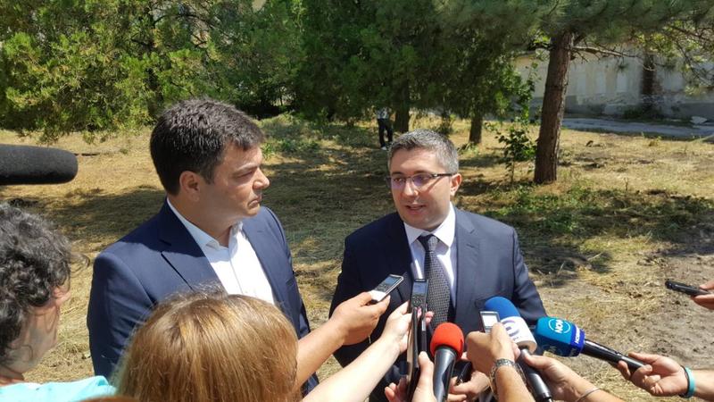 Министър Николай Нанков: За България предстоят добри дни в пътния сектор, до края на годината ще се рехабилитират 1000 км републикански пътища - 9
