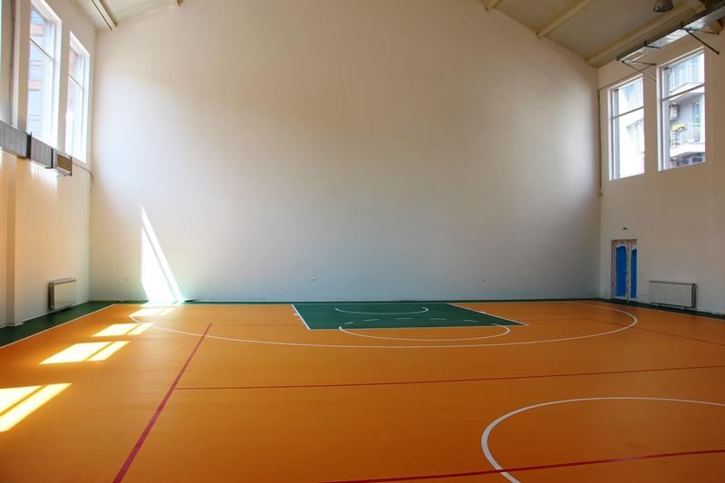 С близо 9 млн. лв. Бургас обновява шест професионални гимназии - 1