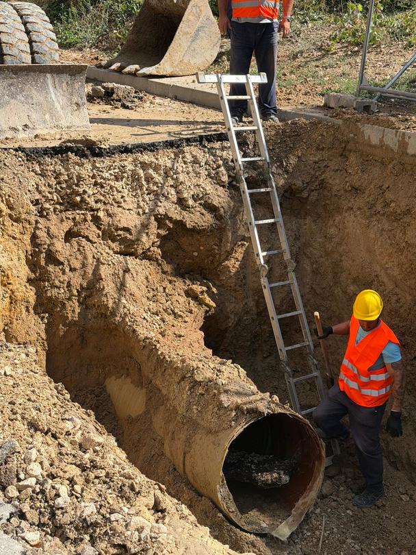 Министър Шишков инспектира отстраняването на аварията на магистралния водопровод във Варна - 2