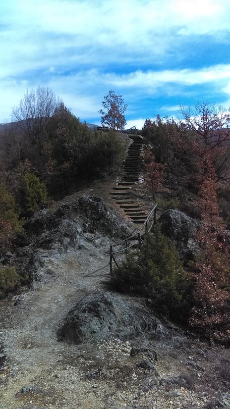 Древни църкви, скален водопад и най-големият въжен мост в страната привличат туристи в Западна България - 7