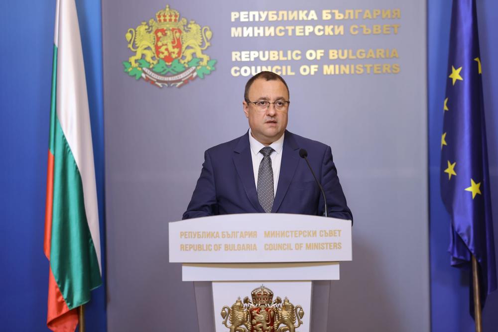 Министър Иван Иванов отчете повишение на приходите от пътни такси за първото тримесечие с 1 млн. лв. спрямо същия период на миналата година...