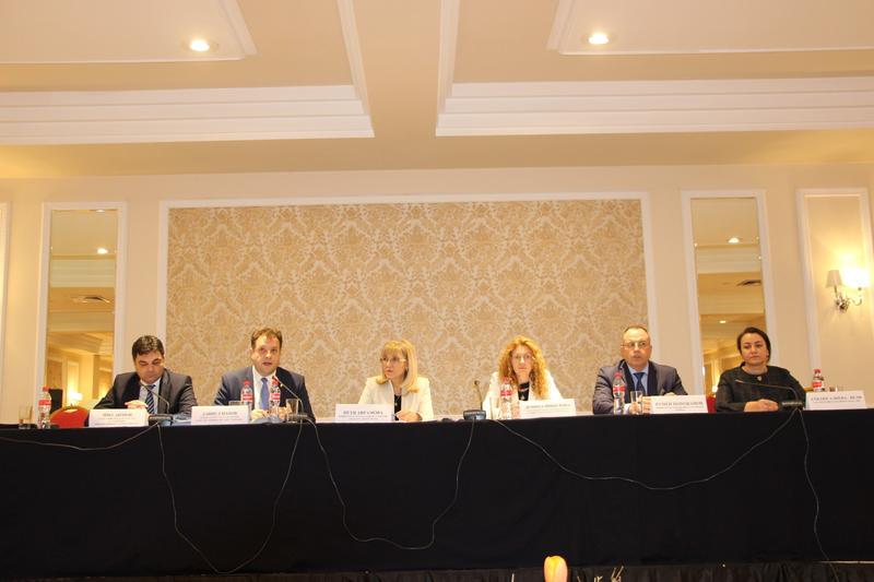 Министър Петя Аврамова: Подкрепяме общините в искането им за повече средства за поддръжка на общинската пътна мрежа