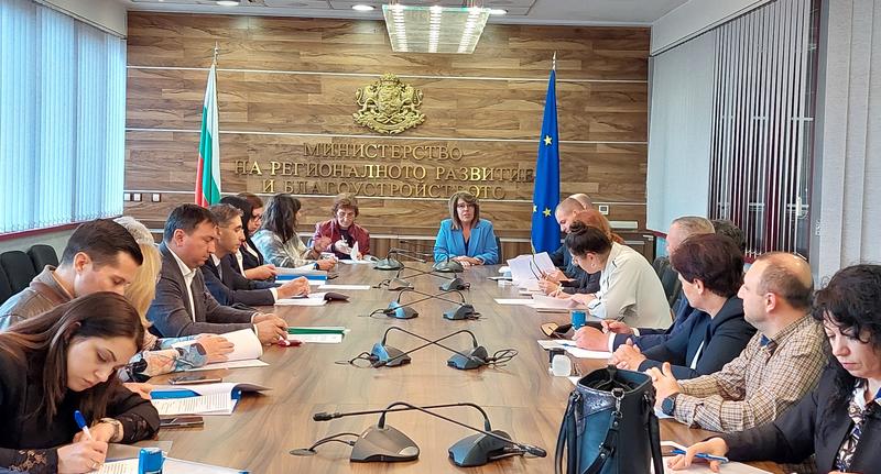 Министър Коритарова подписва тази седмица с 37 общини над 80 споразумения за проекти за близо 36 милиона лева - 3