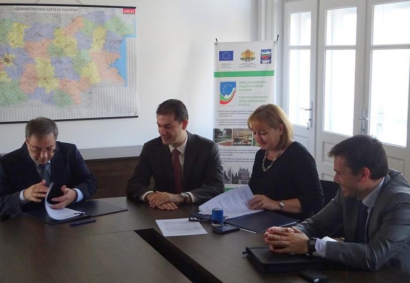 Фонд ФЛАГ подписа договор за 40 млн. лв. заемни средства за общините по европроекти